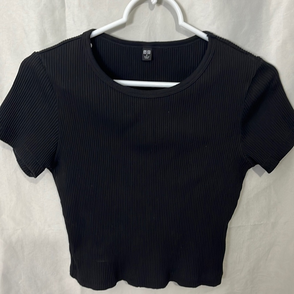 Women’s ribbed black crop top